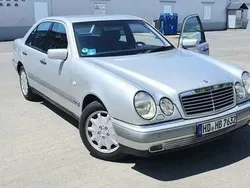 Silber Gebraucht 1998 Mercedes E240 Elegance Limousine | 3.333 € (Fairer Preis)