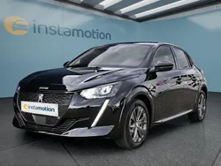 Schwarz Gebraucht 2021 Peugeot e-208 Allure Kleinwagen | 16.899 €