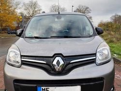 Grau Gebraucht 2016 Renault Kangoo LIMITED Van / Kleinbus | 7.950 € (Etwas zu teuer)