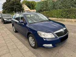 Blau Gebraucht 2011 Skoda Octavia Family Kombi | 3.900 € (Guter Preis)