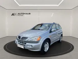 Silber Gebraucht 2006 Ssangyong Kyron SUV | 990 €