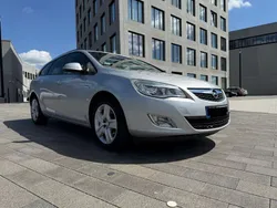 Silber Gebraucht 2011 Opel Astra Kombi | 3.750 € (Fairer Preis)
