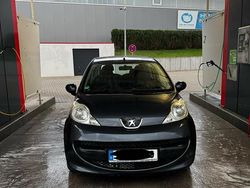 Schwarz Gebraucht 2006 Peugeot 107 Kleinwagen | 1.000 € (Etwas zu teuer)