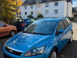 Blau Gebraucht 2008 Ford Focus Titanium Kombi | 1.650 € (Guter Preis)