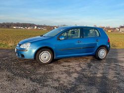 Blau Gebraucht 2005 VW Golf V Kleinwagen | 2.045 € (Guter Preis)