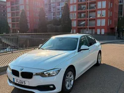 Weiß Gebraucht 2015 BMW 316 Sport Line Limousine | 12.700 € (Etwas zu teuer)