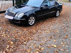 Schwarz Gebraucht 2003 Mercedes E270 Limousine | 3.300 € (Guter Preis)