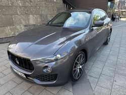 Grau Gebraucht 2018 Maserati Levante SUV | 38.000 € (Superpreis)