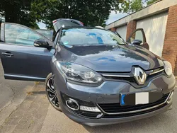 Blau Gebraucht 2016 Renault Mégane III Bose Edition Limousine | 9.050 € (Etwas zu teuer)