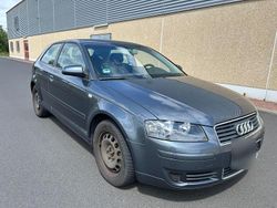 Blau Gebraucht 2004 Audi A3 Kleinwagen | 2.090 € (Fairer Preis)