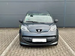 Grau Gebraucht 2006 Peugeot 107 Kleinwagen | 1.490 € (Fairer Preis)