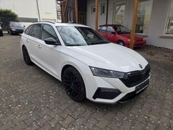 Weiß Gebraucht 2022 Skoda Octavia RS Kombi | 21.500 € (Fairer Preis)