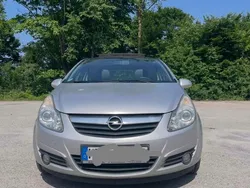 Silber Gebraucht 2009 Opel Corsa Color Edition Limousine | 2.000 € (Guter Preis)