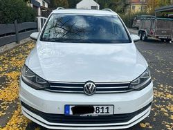 Weiß Gebraucht 2017 VW Touran Sound Van / Kleinbus | 16.900 € (Fairer Preis)