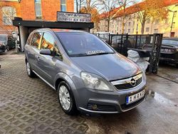 Grau Gebraucht 2007 Opel Zafira Catch Me Van / Kleinbus | 4.280 € (Etwas zu teuer)