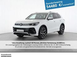 Oryxweiß perlmutteffekt Gebraucht 2024 VW Tiguan R-line SUV | 54.480 €