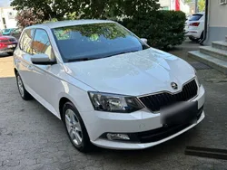 Weiß Gebraucht 2017 Skoda Fabia Ambition Kleinwagen | 12.500 € (Etwas zu teuer)