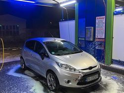 Grau Gebraucht 2010 Ford Fiesta Kleinwagen | 1.500 € (Guter Preis)