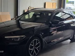Schwarz Gebraucht 2024 BMW 520 Performance Kombi | 45.200 € (Fairer Preis)