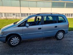 Silber Gebraucht 1999 Opel Zafira Elegance Van / Kleinbus | 1.500 € (Fairer Preis)