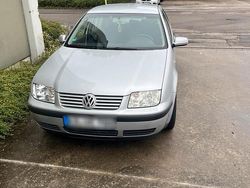 Grau Gebraucht 2004 VW Bora Limousine | 3.000 € (Etwas zu teuer)