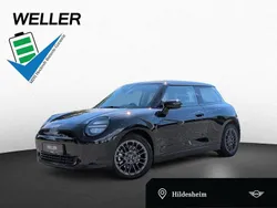 Midnight black (schwarz) Gebraucht 2024 Mini Cooper Kleinwagen | 26.950 € (Fairer Preis)