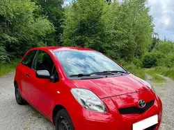 Rot Gebraucht 2009 Toyota Yaris Limousine | 1.950 € (Fairer Preis)