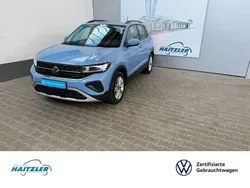 Clear blue metallic (metallic) Gebraucht 2024 VW T-Cross Life SUV | 26.380 € (Fairer Preis)