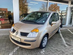 Braun Gebraucht 2006 Renault Modus Van / Kleinbus | 1.990 € (Superpreis)