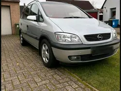 Silber Gebraucht 2000 Opel Zafira Van / Kleinbus | 4.800 €