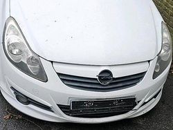 Weiß Gebraucht 2008 Opel Corsa Kleinwagen | 2.200 € (Guter Preis)
