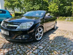 Schwarz Gebraucht 2010 Opel Astra Cabriolet Cabrio | 3.700 €