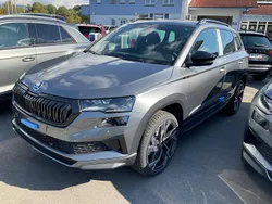 Graphite grau metallic Neu 2025 Skoda Karoq SportLine SUV | 39.495 € (Etwas zu teuer)