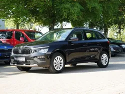 Schwarzmagic perleffekt Gebraucht 2024 Skoda Kamiq Selection SUV | 20.884 € (Guter Preis)
