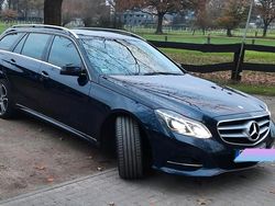 Blau Gebraucht 2016 Mercedes E220 Kombi | 15.800 €