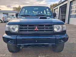 Blau Gebraucht 2005 Mitsubishi Pajero SUV | 9.800 € (Teuer)