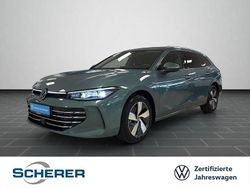 Maripositgrün metallic (metallic) Gebraucht 2025 VW Passat Elegance Kombi | 44.400 € (Superpreis)
