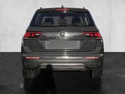 Grau Gebraucht 2022 VW Tiguan Life SUV | 29.149 € (Guter Preis)