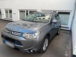 Grau Gebraucht 2013 Mitsubishi Outlander SUV | 8.500 €