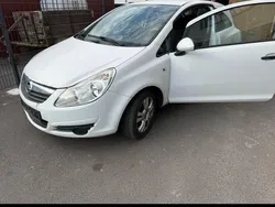 Weiß Gebraucht 2007 Opel Corsa Kleinwagen | 1.350 €
