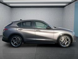 Grau Gebraucht 2023 Alfa Romeo Stelvio SUV | 39.949 € (Etwas zu teuer)