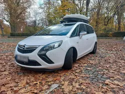 Weiß Gebraucht 2012 Opel Zafira Tourer Van / Kleinbus | 4.300 € (Teuer)