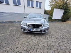 Grau Gebraucht 2011 Mercedes E250 Elegance Kombi | 6.598 € (Fairer Preis)