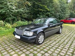 Schwarz Gebraucht 1990 Mercedes E230 Coupé | 6.000 €