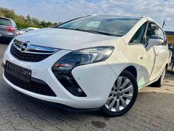 Weiß Gebraucht 2016 Opel Zafira Tourer Innovation Van / Kleinbus | 11.490 € (Etwas zu teuer)