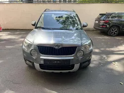 Platin grau metallic Gebraucht 2010 Skoda Yeti Ambition SUV | 4.890 € (Fairer Preis)