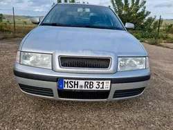Silber Gebraucht 2004 Skoda Octavia Limousine | 1.200 € (Fairer Preis)