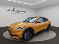 Orange Gebraucht 2022 Ford Mustang Mach-E Basis SUV | 33.980 € (Guter Preis)