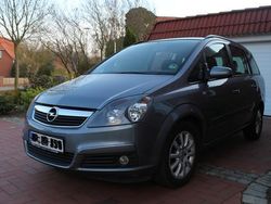 Grau metallic Gebraucht 2005 Opel Zafira Van / Kleinbus | 5.700 €