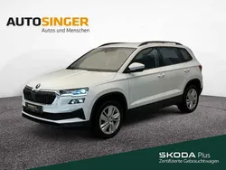 Weiß Gebraucht 2024 Skoda Karoq Selection SUV | 31.860 € (Fairer Preis)